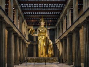 Alan LeQuire, Recreation of Athena Parthenos, 1982 (Nashville, Tennessee). Photo by Mobilus in Mobili, CC BY-SA 2.0.
