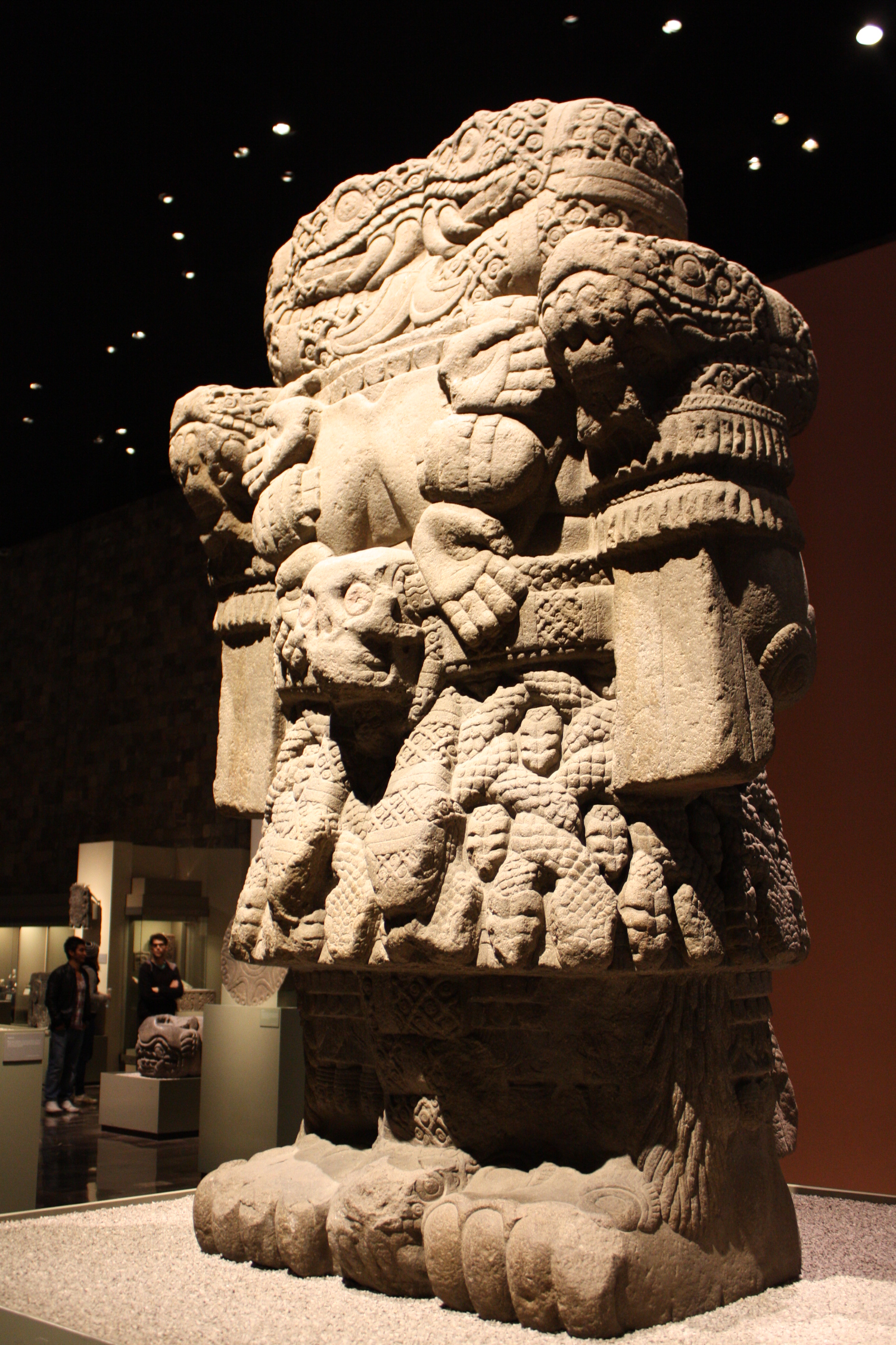 Coatlicue (Side View), basalt, ca. 1500 (Museo Nacional de Antropología, Mexico City). Photo by David Cabrera, CC BY-SA 2.0.