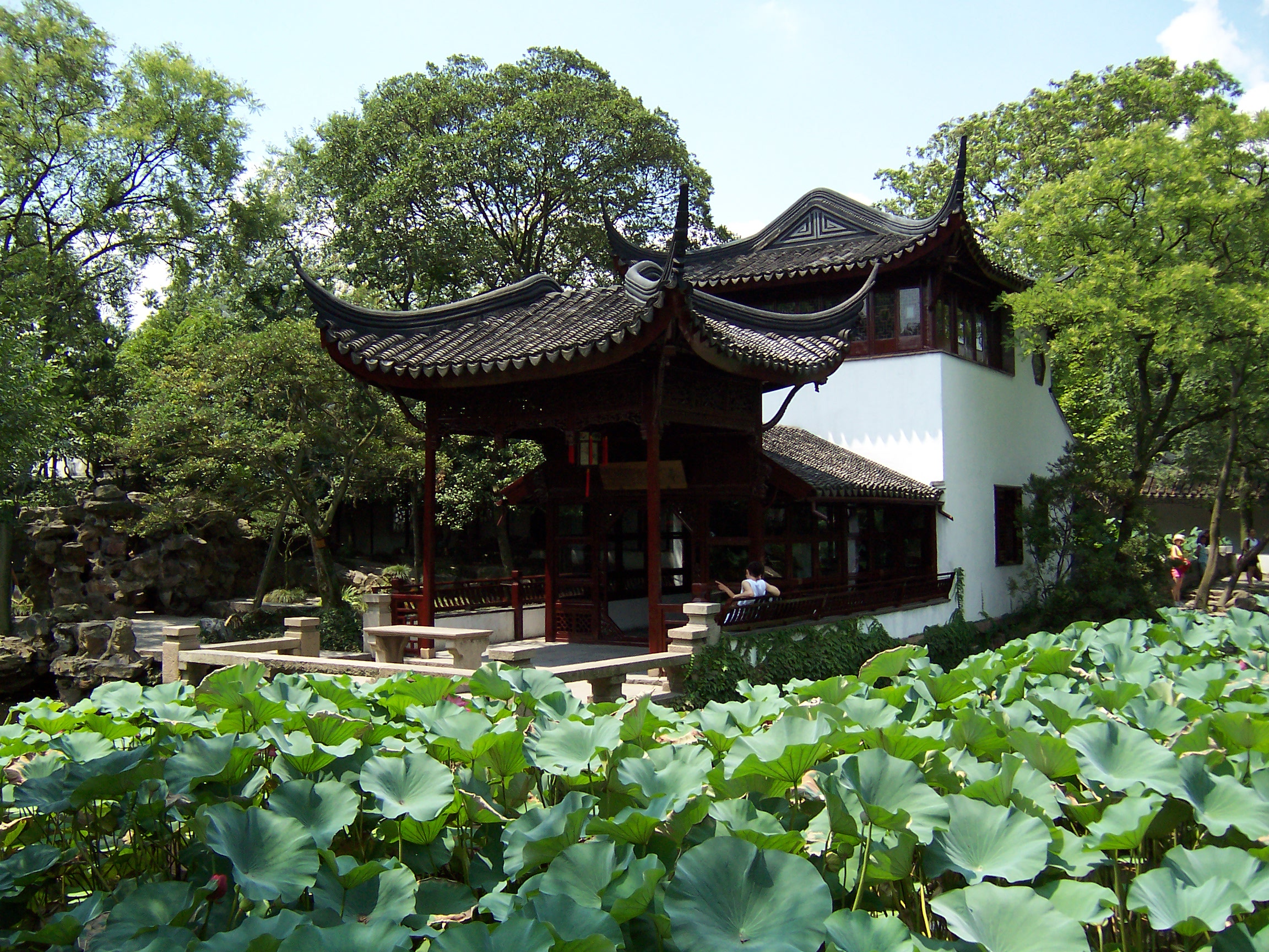 Garden of the Unsuccessful Politician (Distant Fragrance Hall), ca. 1500-1535 (Suzhou, China). Photo by 外史公, CC BY-SA 3.0.